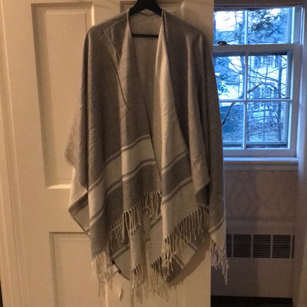 NWT Banana Republic shawl